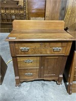 Commode w/Etched Drawers
