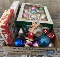 Vintage Christmas ornaments. Fantastic bulbs and
