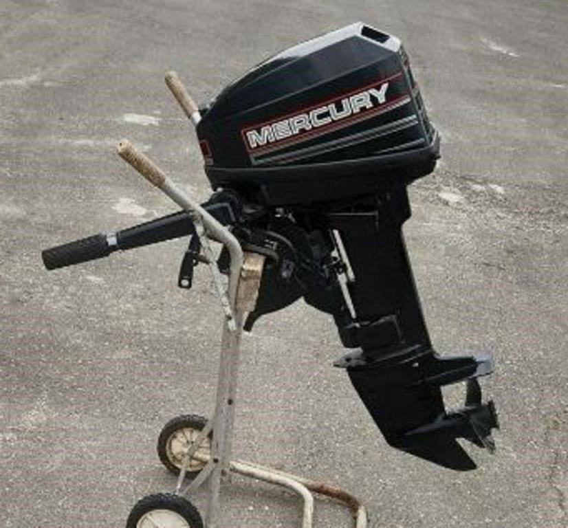 Mercury 8hp Outboard. Like New, started on 2nd