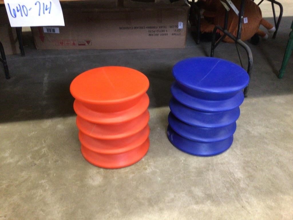 Plastic Illini orange and blue stools