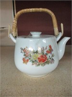 vintage Japanese  Porcelain Teapot  3 cups