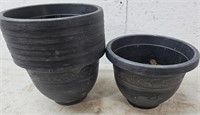 9 12" 9" plastic pots