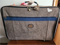 Vintage Hampshire suitcase luggage like new