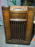 Antique Philco radio