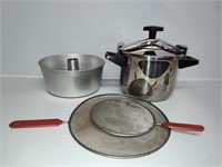 BRA Pressure Cooker, Angle Food Pan, Splatter