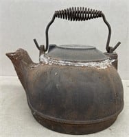 Lodge cast-iron teapot