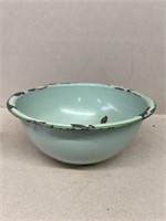 Green enamel bowl