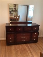 Bassett Mid Century six Drawer Chest with Mirror