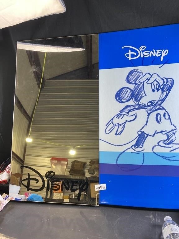 Disney Display set with Mickey & a Mirror