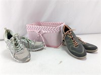 (1)8 1/2Sz Reebook Shoes & 10 Sz Ecco Biom Shoes