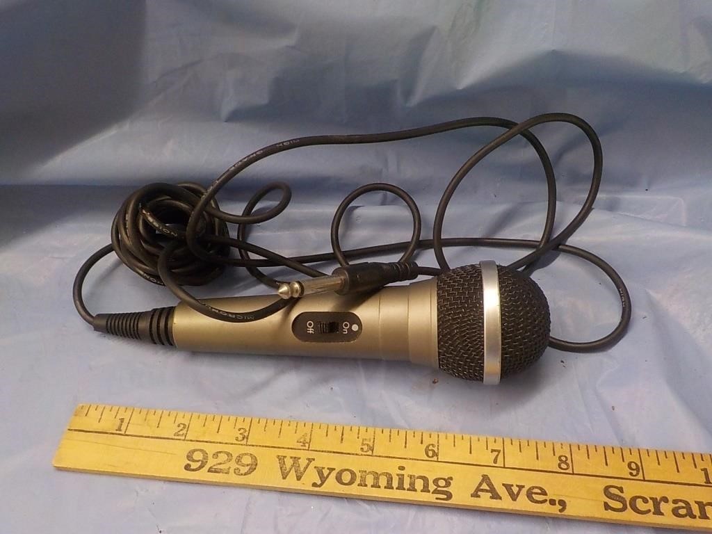 Microphone