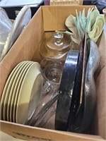 Lot of trays and placemats