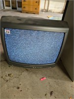 19 in vintage Broksonic crt tv no remote