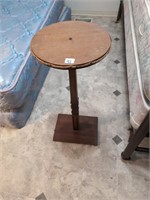 Wood plant stand 31in tall