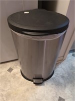 Kitchen trash can