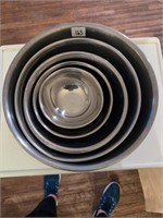 8 stainless bowls