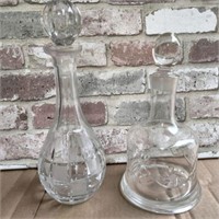 (4 PCS) 2 GLASS DECANTERS & 2 STOPPERS