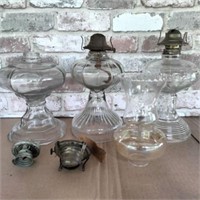 BOX LOT: 3 CLEAR GLASS OIL LAMPS & 1 CHIMNEY