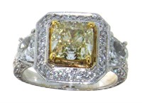18kt Gold 3.95 ct GIA Fancy Yellow Diamond Ring