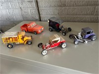 Vintage plastic model lot.