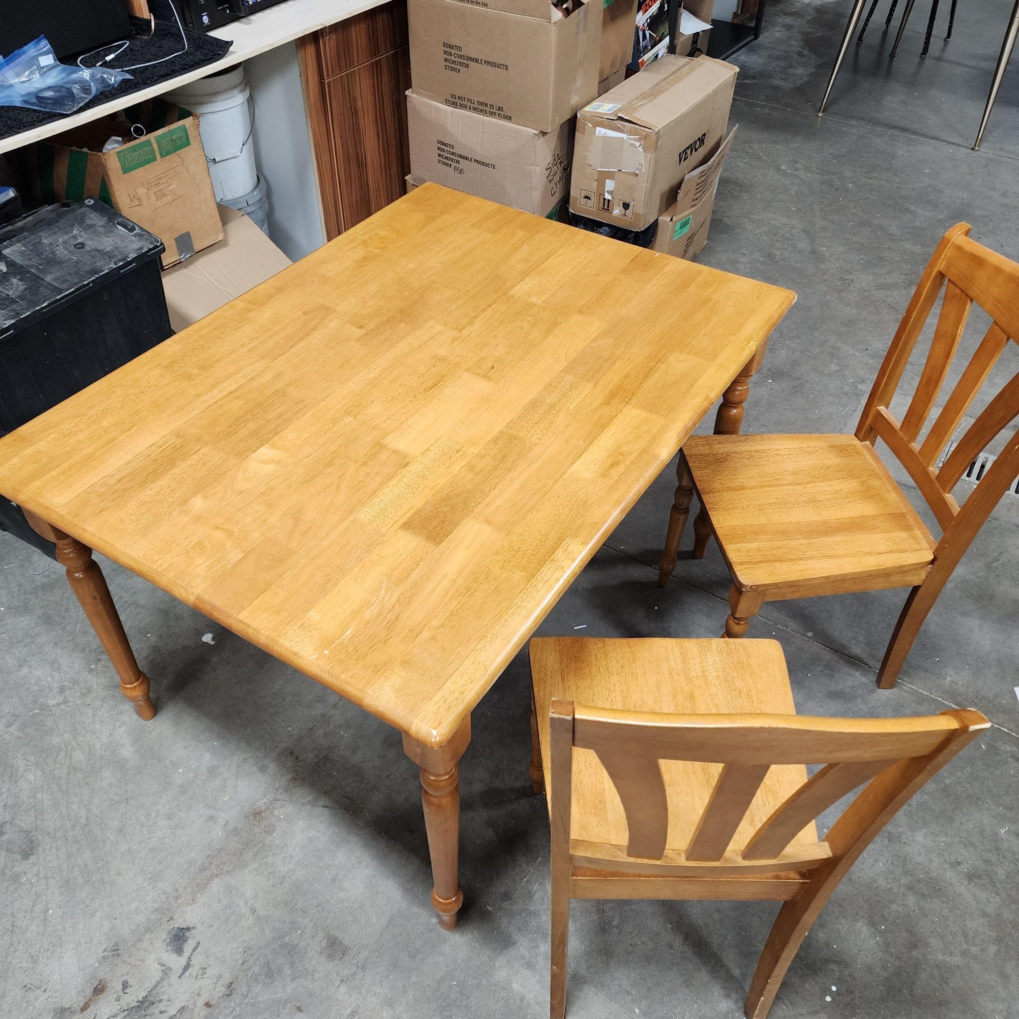 4' x 3' Oak Table w/ couple chairs