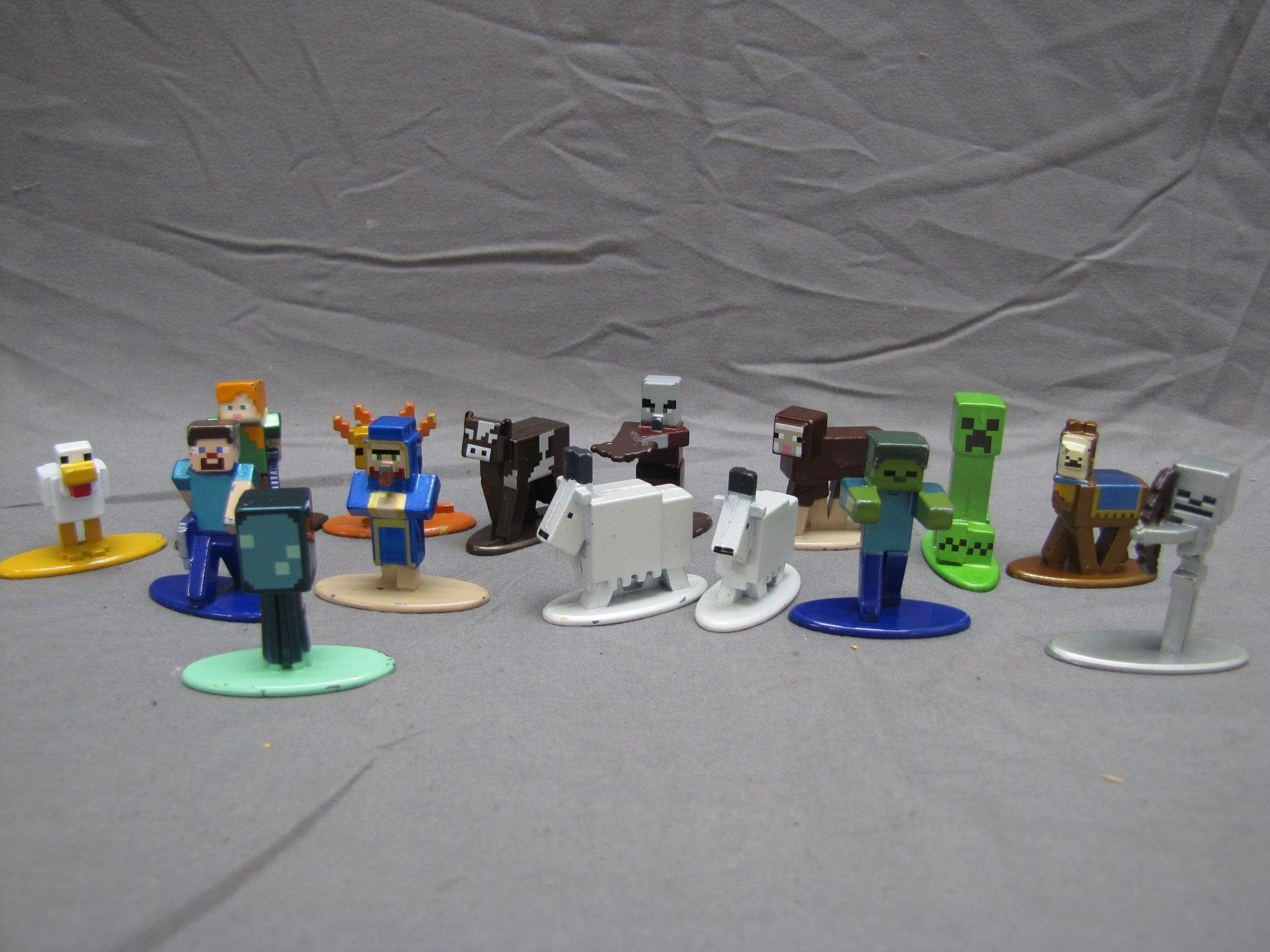 15 Die Cast Mine Craft Mini Figures By JADA Toys