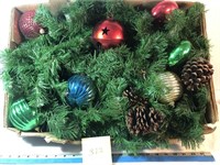 Christmas greenery w/bulbs & pine cones