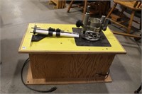 ROUTER TABLE WITH PORTER CABLE ROUTER