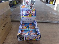 4 packs O-Pee-Chee Hockey cards and box