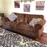 Sofa w/ Throw Pillows 90’’ in Length