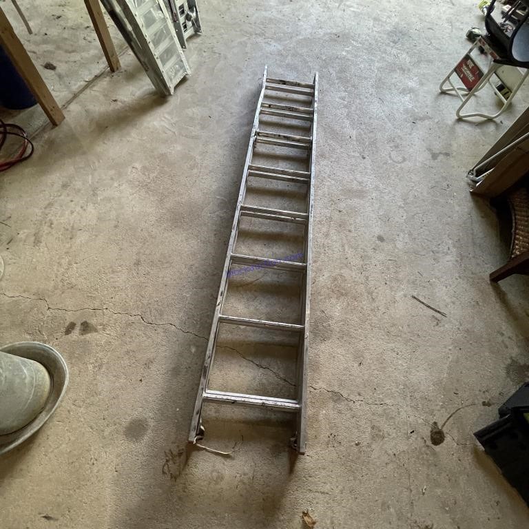 Weber Aluminum Extension Ladder 8’ UnExtended