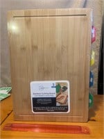 New Mainstays bamboo cutting board & cutting mats