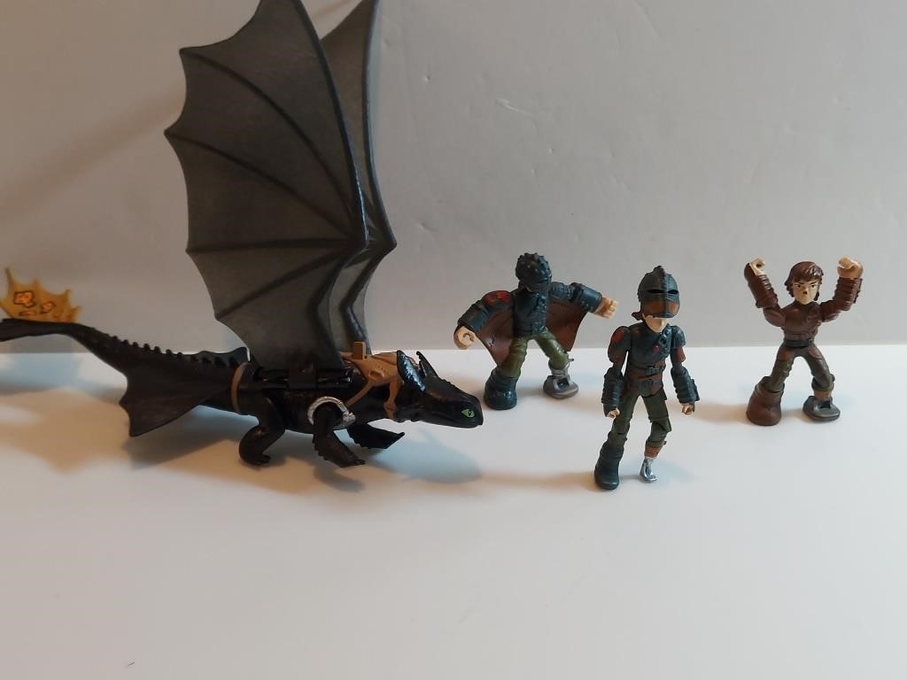 4pc How To Train Your Dragon Figures.  The Dragon