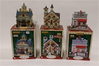 3 LIGHTED CHRISTMAS BUILDINGS