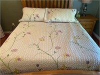 Embroidered Queen Quilt Comforter/Shams