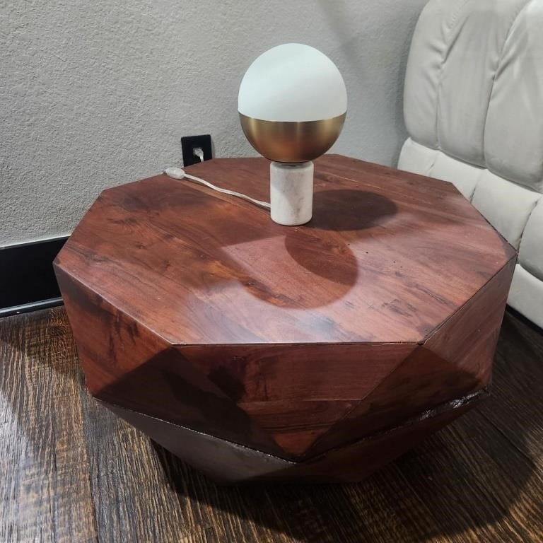 Modern End Table w/ Lamp