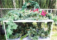 lot quality garland & Christmas wreaths. Clean.