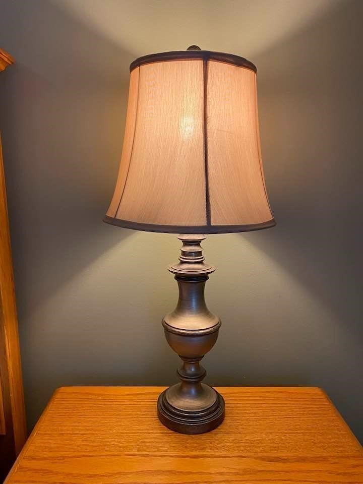 Chrome Color Pottery Lamp