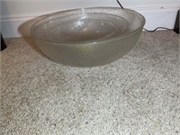3 LARGE PLASTIC MIXING BOWLS. 12 15 AND 17.5 IN