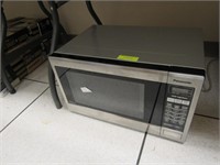 PANASONIC (OUT OF BOX) USED MICROWAVE