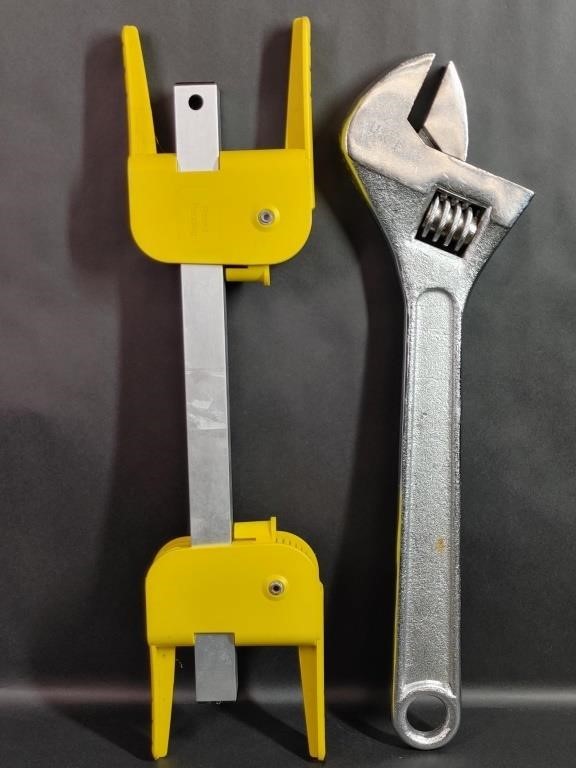 Pittsburgh 18 Inch Pipe Wrench