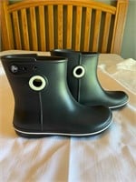 Ladies CROCS Boots NEW - 8W