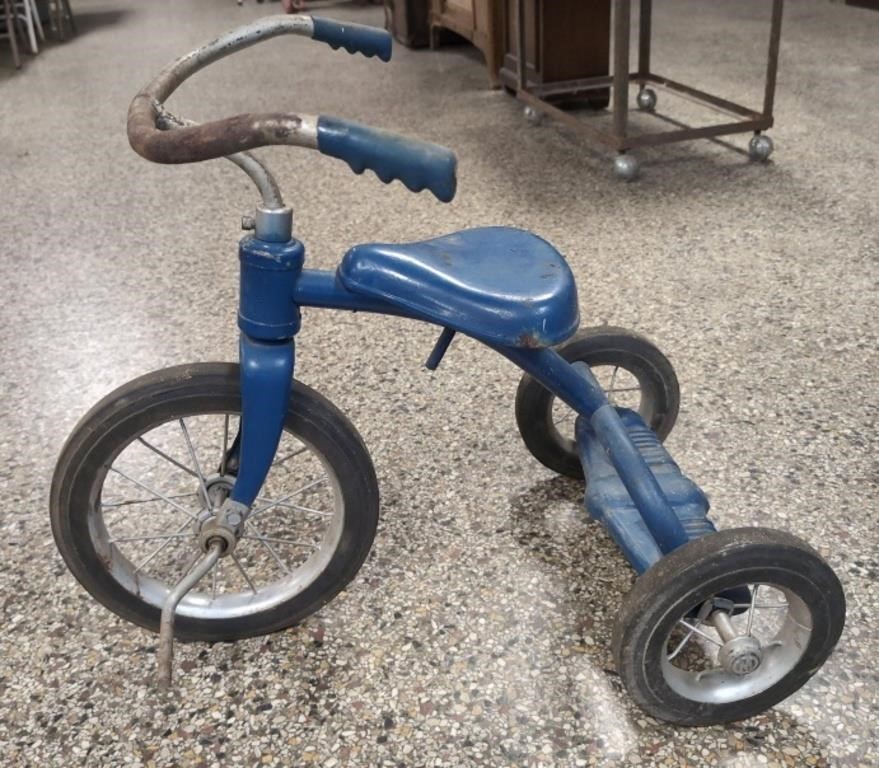 VINTAGE BLUE TRICYCLE / NO SHIPPING