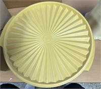 Tupperware bowl w/lid, glass lighter /pitcher
