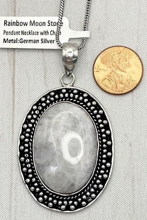 NEW costume pendant necklace with 18" chain,
