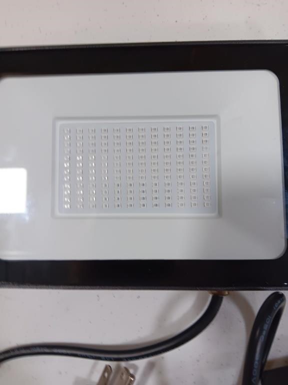 Meloght 100W LED, IP66 Outdoor Blacklight 8x6x1
