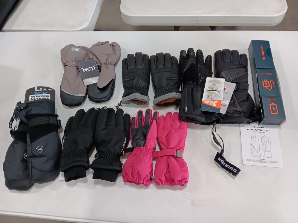 Gloves & Mittens. Summitloft Mittens Size Small,