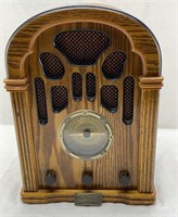 Thomas Collectors Edition 1940 Wooden Radio