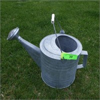 METAL WATERING CAN