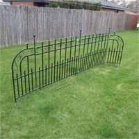 4 METAL FENCE SECTIONS (TOTAL- 10' 10" x 35 1/2"